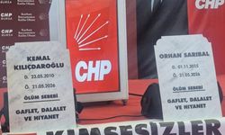 CHP’lilerden Olay Protesto! İki Temsili Mezar Dikkat Çekti