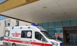 Düğün konvoyunda yola çıkan çocuğa otomobil çarptı