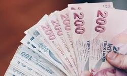 Emeklilere Bayram İkramiyesi Ödemeleri Başladı! Maaşlar ve 4 Bin TL Hesaplara Yatıyor