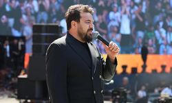 Eser Yenenler’in AK Parti Gençlik Şöleni Sunuculuğuna Her Kesimden Tepki Var