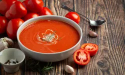Evde Kremalı Domates Çorbası Nasıl Yapılır? Pratik ve Lezzetli Tarif