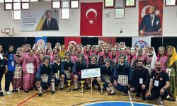 İnegöl Belediyesi Halk Dansları Ekibi Bölge Finallerinde 3 Birincilik Kazandı