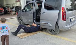 İnegöl’de Aracın Altına Giren Kedi İçin İtfaiye Seferber Oldu