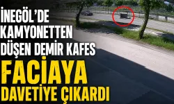 İnegöl'de kamyonetten düşen demir kafes faciaya davetiye çıkardı