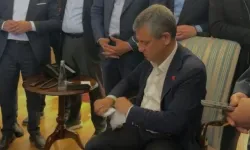 Özgür Özel Mutlak Butlan Kararını Yırttı