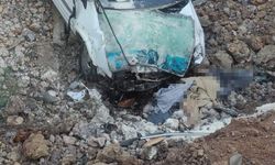 Şanlıurfa’da kamyonet uçuruma yuvarlandı