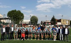 İnegöl'ün kızları 3 puanla başladı