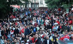 Bursa’da A Milli Takım maçı dev ekranda izlendi