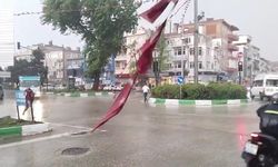 Bursa'da Sağanak ve Dolu Hayatı Olumsuz Etkiledi