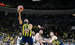 Fenerbahçe’de Ayrılıklar Sürüyor! İki Oyuncuya Daha Veda