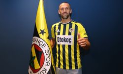 Fenerbahçe, Vedat Muriqi ile sözleşme imzaladı