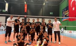 İnegöl Belediyespor Voleybol Takımı Türkiye Şampiyonası'nda Son 16'ya Yükseldi