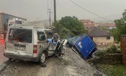 Manisa’da zincirleme kaza! 2 ölü, 4 yaralı