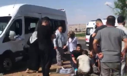 Para Nakil Aracı ile Minibüs Çarpıştı! 15 Yaralı
