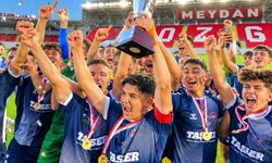 Bursa'da U18 Türkiye Şampiyonu oldu!