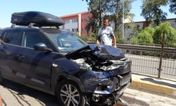 Üst geçitte 4 araç birbirine girdi