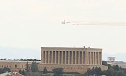 Türk Yıldızları Ankara Semalarında Prova Uçuşu Gerçekleştirdi