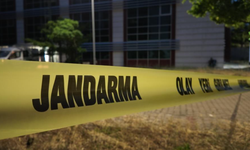 Babasını parçalayıp tuvalete gömdü