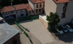 Bursa’daki tarihi mezarın üzeri çakıl taşlarıyla kapatıldı iddiası
