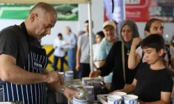 Bursa Büyükşehir Belediyesi’nin Aşure İkramı Gürsu’da Devam Etti