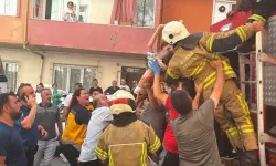 Bursa'da dumanların sardığı evde mahsur kaldı, imdadına itfaiye yetişti