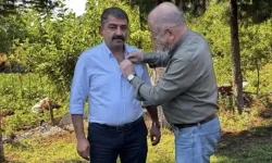 Ümit Özdağ Rozet Taktı, CHP’li Başkan Geçiş İddiasını Reddetti