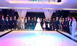 İnegöl Protokolü Sümeyra Uğurdağ ile Emre Kılıç’ın Düğününde Buluştu