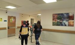 İnegöl'de komşusuna yardım ederken 2,5 metreden düşerek yaralandı