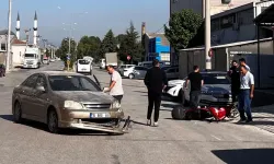 İnegöl’de otomobil ile motosiklet çarpıştı: Sürücü yaralandı