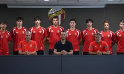 İnegölspor altyapısından 8 genç futbolcu A Takım kampına yükseldi
