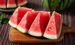 Karpuzun İçindeki Beyaz Çekirdekler Ne Anlama Geliyor? Görenler Şaşırıyor Ama Gerçek Çok Farklı!