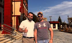 Ünlü Sanatçı Gökhan Özen İnegöl'den Ev Aldı