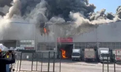 Ankara’da kargo deposunda yangın: Depo ve 2 tır kullanılamaz hale geldi