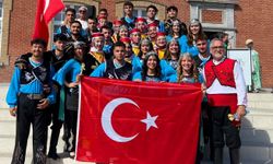 Bursa Uludağ Üniversitesi halk oyunları ekibi Belçika’da sahne aldı