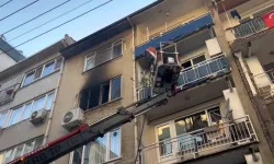 Bursa’da 4 katlı binada yangın paniği
