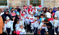 Bursa’da 530 yıllık vakıf geleneği yaşatıldı! 25 çocuk sünnet ettirildi