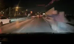 Bursa’da otomobil yayaya çarptı: Yaya olay yerinden koşarak uzaklaştı