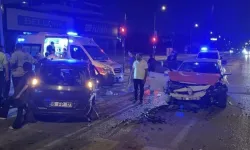 Bursa’da ters yönden ana artere çıkan otomobil kazaya neden oldu: 7 yaralı