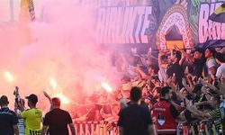 Fenerbahçe Taraftarı Samandıra’yı Meşalelerle Yaktı