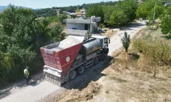Keles’te yollar hem yenileniyor hem genişliyor