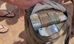 Tatilciler denizde buldu! Çantalardan 700 bin euro çıktı