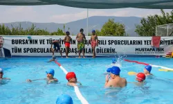 Gürsu’da yaklaşık 800 çocuk ücretsiz yüzme eğitimi aldı