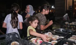 İnegöl Belediyesi’nden Mevlid Kandili’nde 1500 kişilik helva ikramı