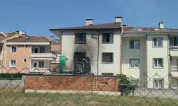 İnegöl’de 3 katlı binanın odunluğunda yangın paniği