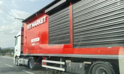 İnegöl’de görülen TRT Market TIR’ı merak uyandırdı: Ne işe yarıyor, içinde neler var?