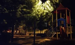 İnegöl'deki o çocuk parkı karanlığa mahkum...