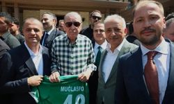 Cumhurbaşkanı Erdoğan’a Muğlaspor forması verildi