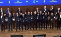 9 belediye başkanı AK Parti’ye katıldı: Erdoğan rozetlerini taktı