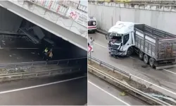 Bursa’da yağış kaza getirdi! Tır duvara çarpıp makasladı