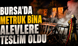 İnegöl'de metruk bina alevlere teslim oldu
